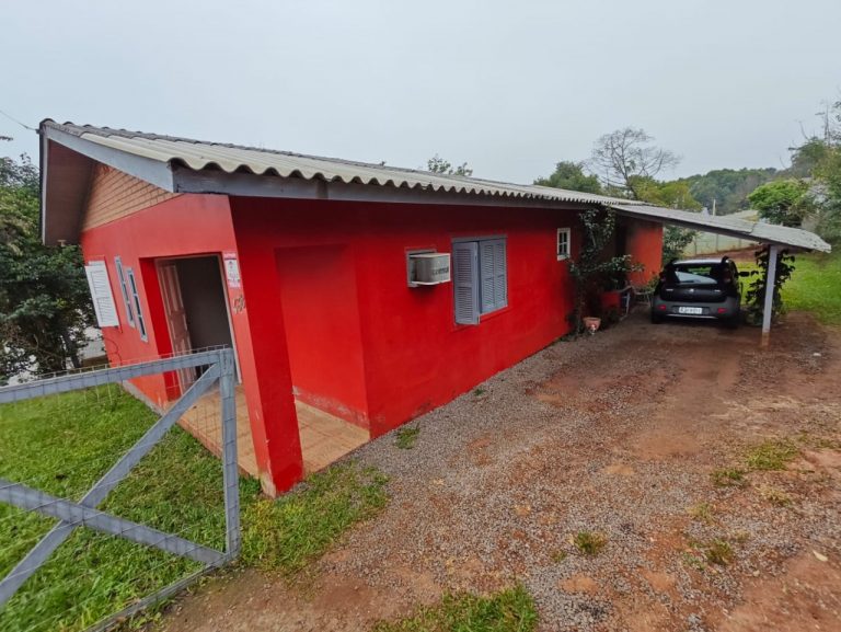Imóvel de 4 dormitórios no bairro Coqueiros
