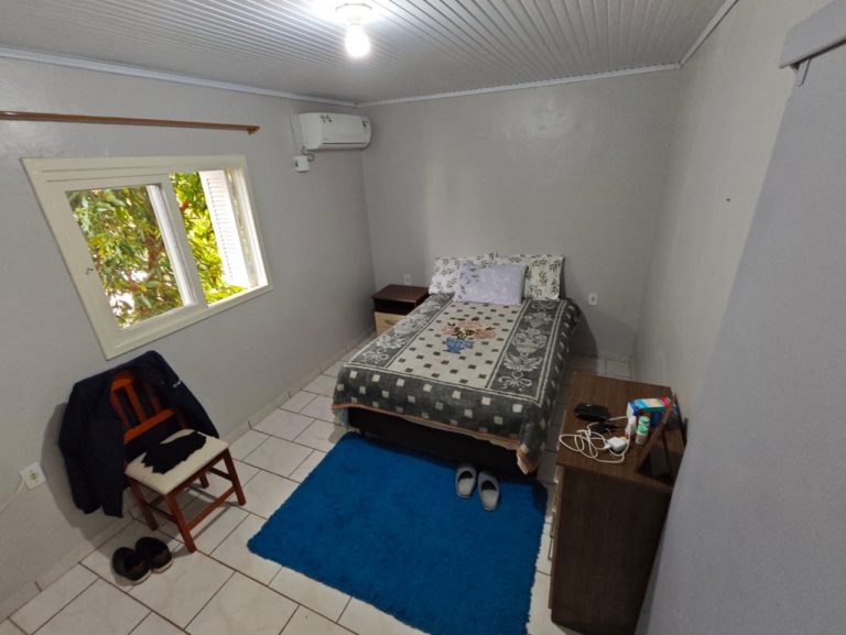 Imóvel de 4 dormitórios no bairro Coqueiros