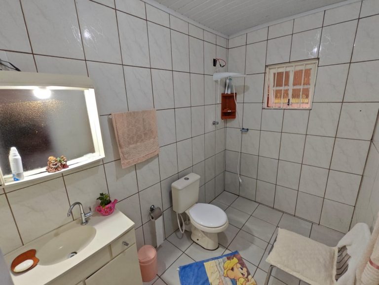 Imóvel de 4 dormitórios no bairro Coqueiros