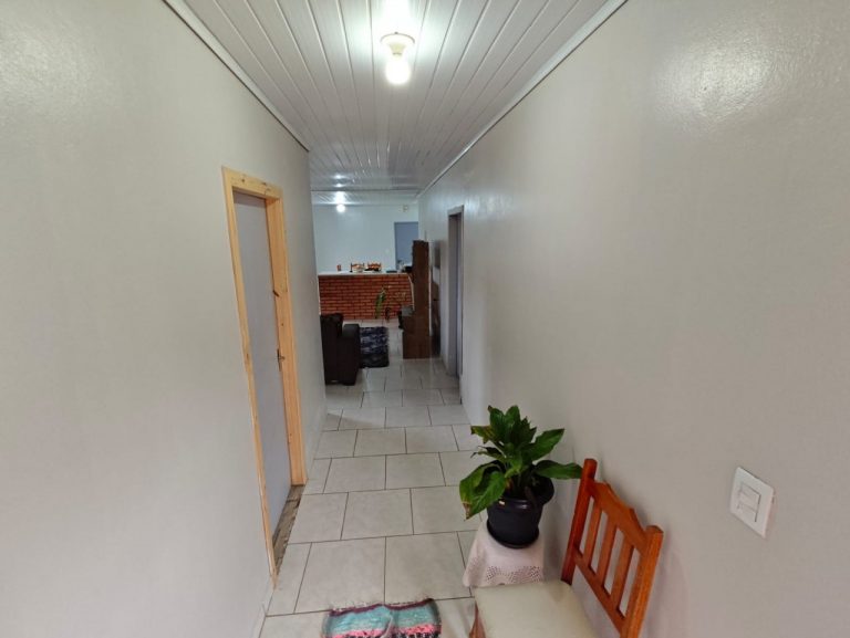 Imóvel de 4 dormitórios no bairro Coqueiros