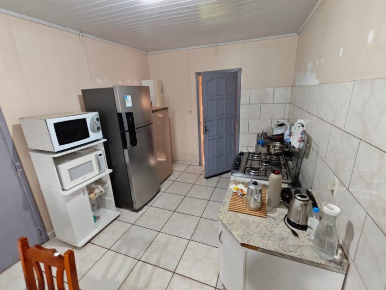 Imóvel de 4 dormitórios no bairro Coqueiros