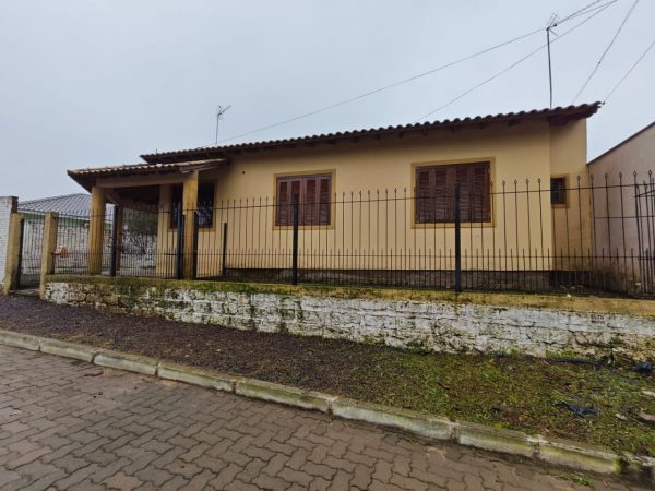 Imóvel de 3 dormitórios próximo a Lagoa Armênia