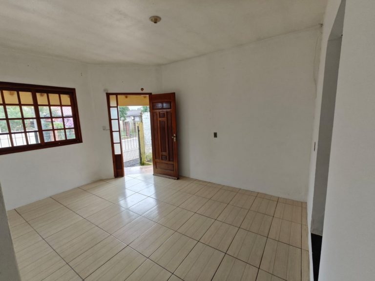 Imóvel de 3 dormitórios próximo a Lagoa Armênia