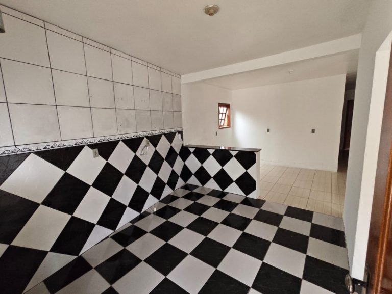 Imóvel de 3 dormitórios próximo a Lagoa Armênia