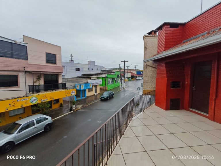 Belo imóvel na rua Lautert filho