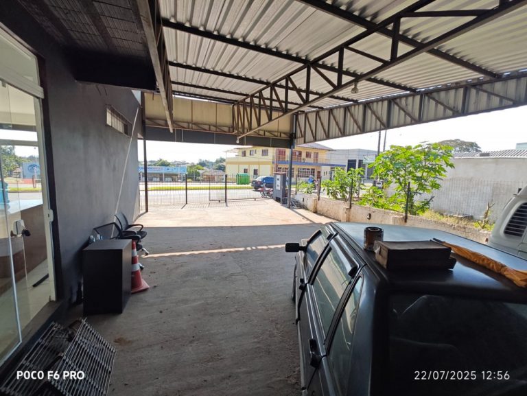 Belo pavilhão Av Lautert Filho