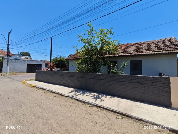 Imóvel na rua João Pessoa esquina com a rua Leonel Theodorico Alvim