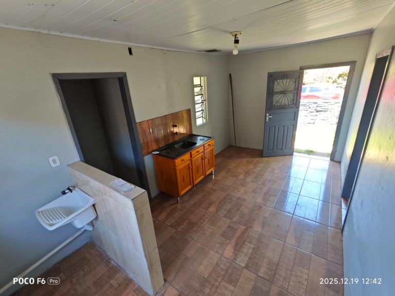 Imóvel na rua João Pessoa esquina com a rua Leonel Theodorico Alvim