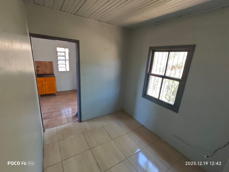 Imóvel na rua João Pessoa esquina com a rua Leonel Theodorico Alvim