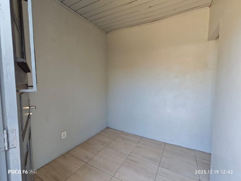 Imóvel na rua João Pessoa esquina com a rua Leonel Theodorico Alvim