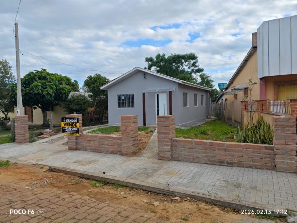 Imóvel no Coqueiros com amplo terreno
