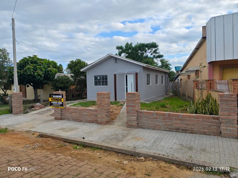 Imóvel no Coqueiros com amplo terreno