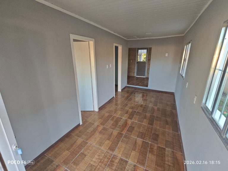 Imóvel no Coqueiros com amplo terreno