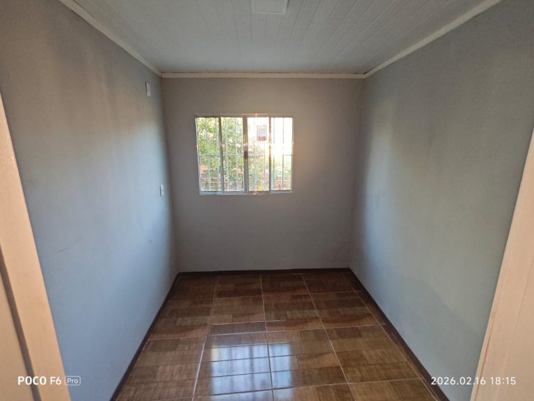 Imóvel no Coqueiros com amplo terreno