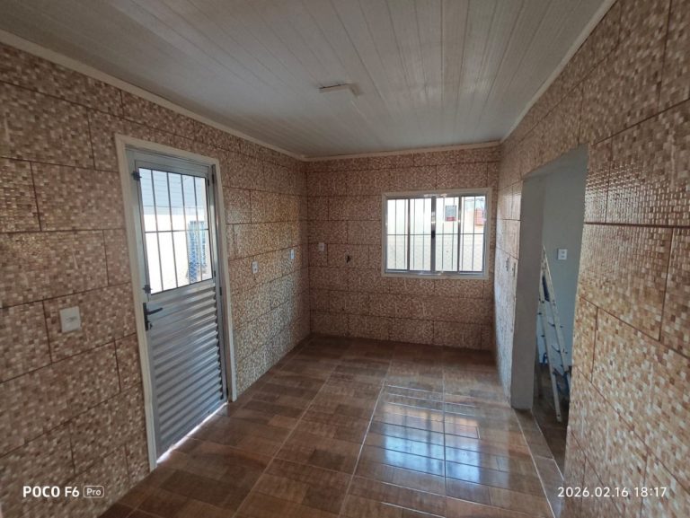 Imóvel no Coqueiros com amplo terreno